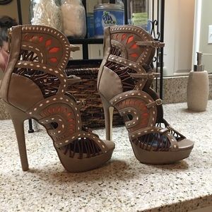 Scene Heel